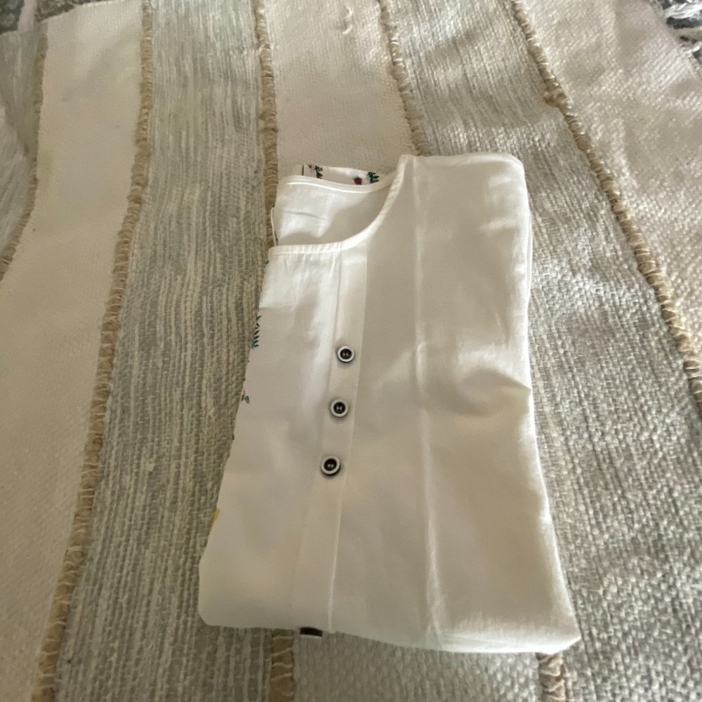 NWT easy care Pull over white short sleeve blouse w Embroidery-XL - Picture 12 of 12